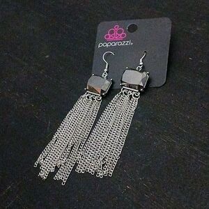 🏷3/$15 Paparazzi Earrings